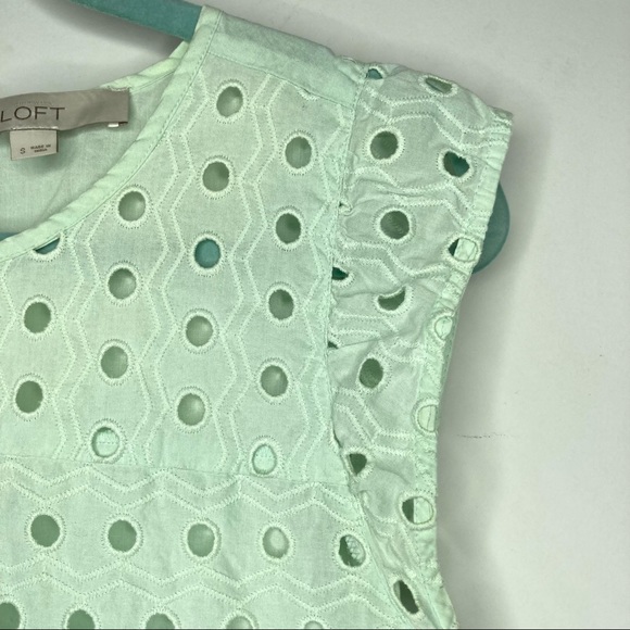 Loft mint green circle lace top size small - Picture 2 of 6